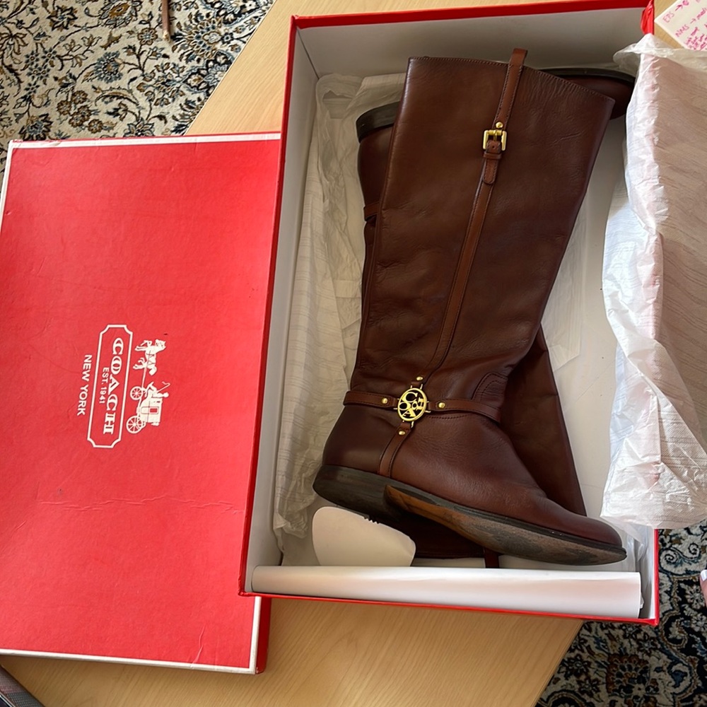 Coach Mulan Calf leather riding boots in color chestnut size 8